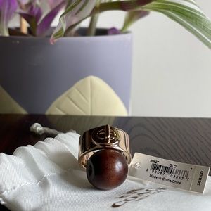 Coach turn lock ring, Size 7, Gold tone